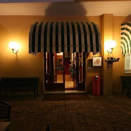 Hotel Adriana 3*